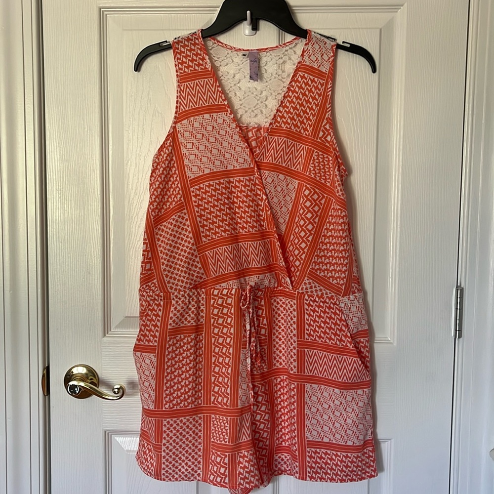 Alya V Neck sleeveless short jumper with lace insert in back